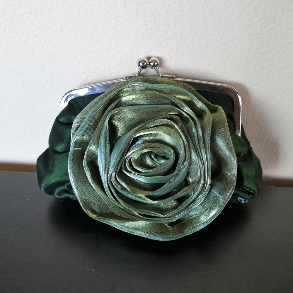 NEW Green Floral Purse